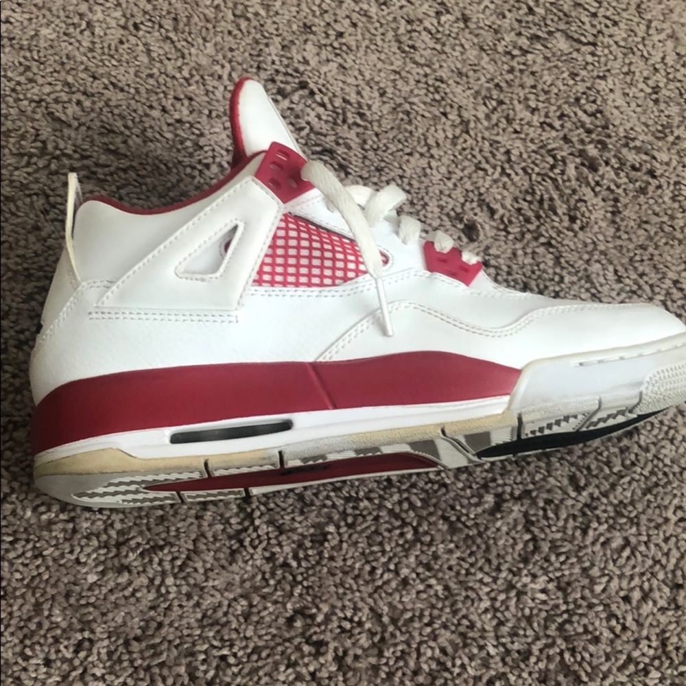 Jordan 4s